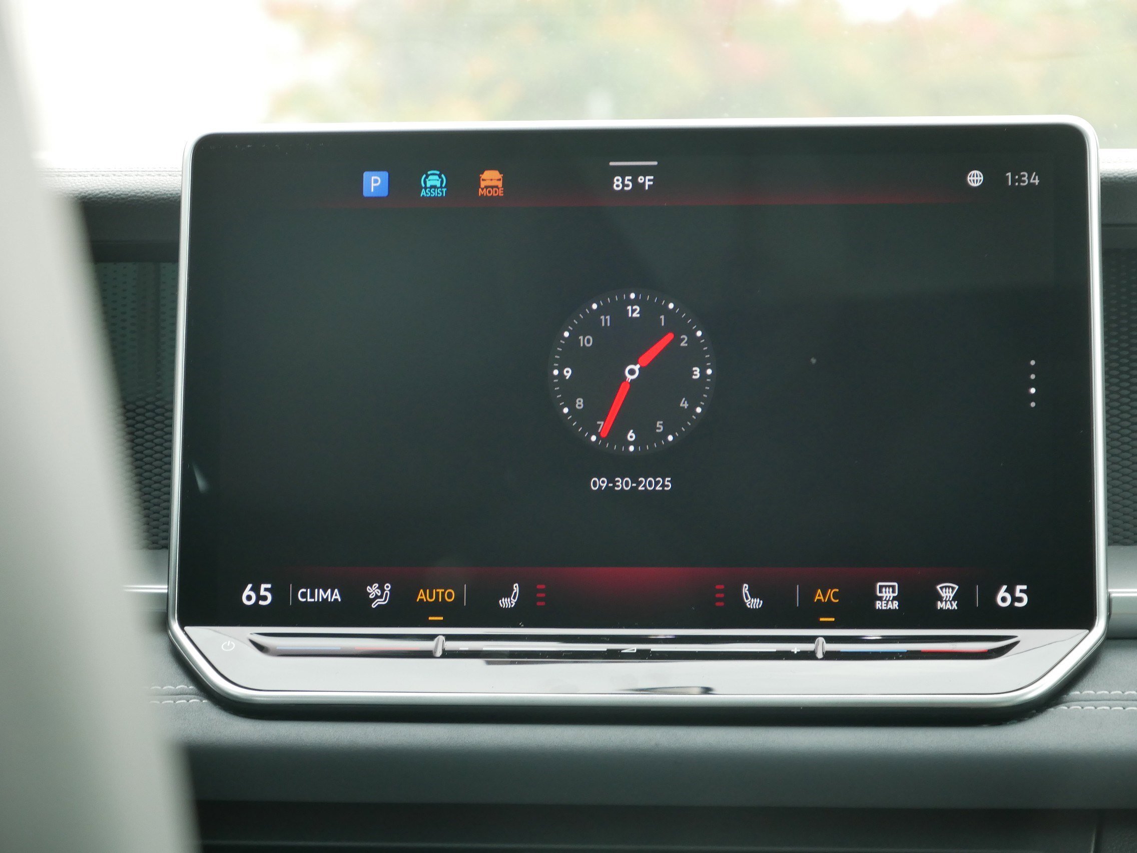 New 2025 Volkswagen Tiguan SE R-Line image 18