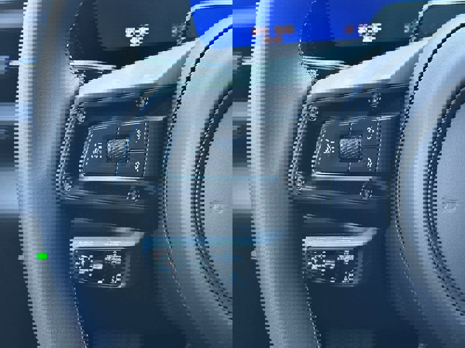 New 2026 Porsche Macan Electric RWD image 28