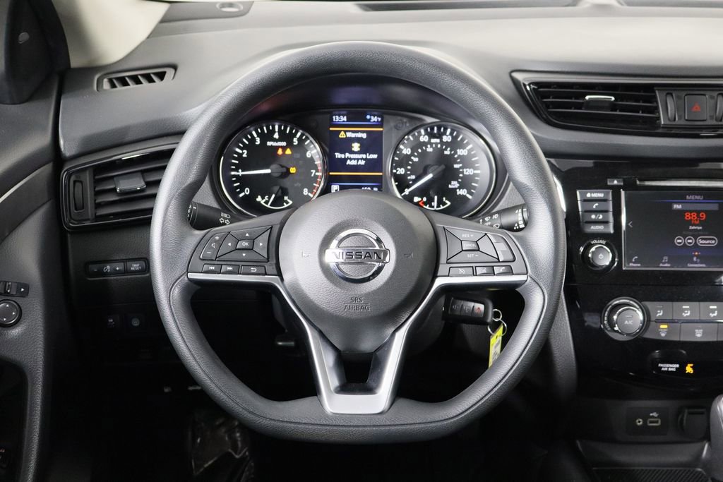 Used 2020 Nissan Rogue Sport S image 7