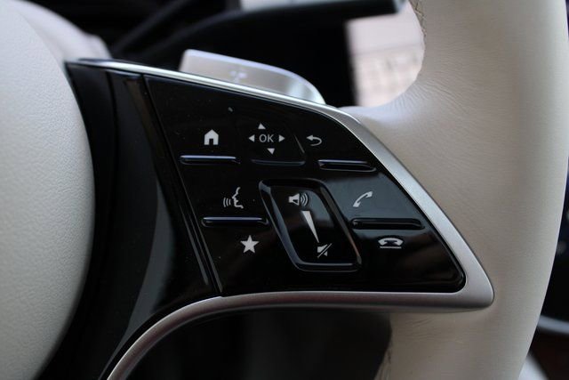 Used 2023 Mercedes-Benz EQS 580 4MATIC SUV image 12