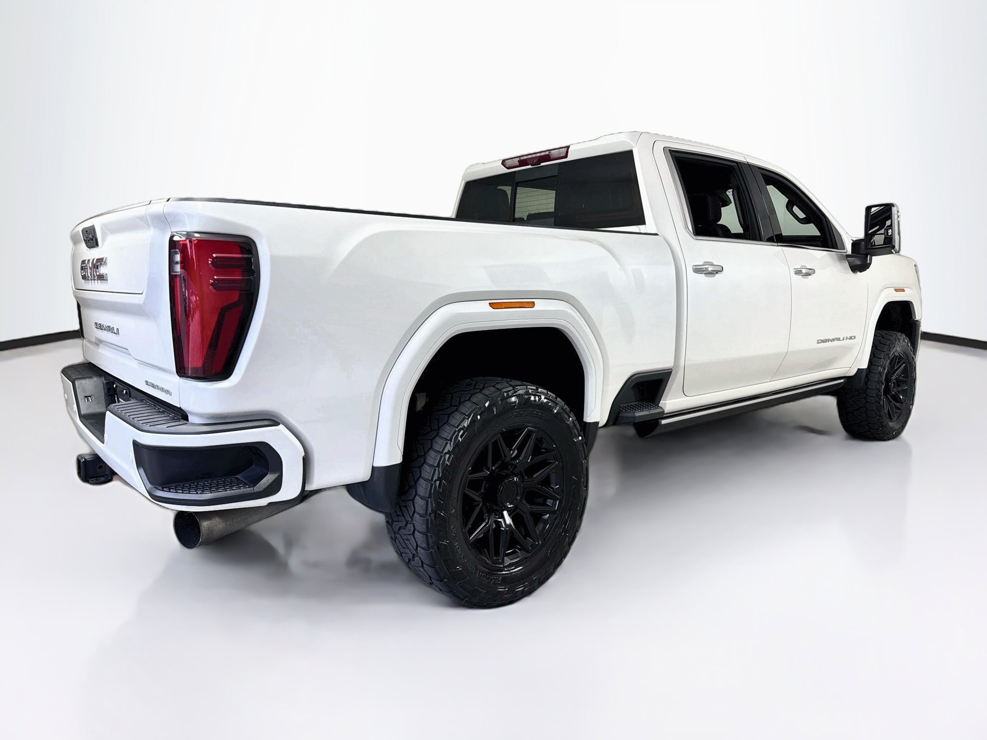 Used 2024 GMC Sierra 2500 Denali w/ Denali Reserve Package AWD/4WD image 7