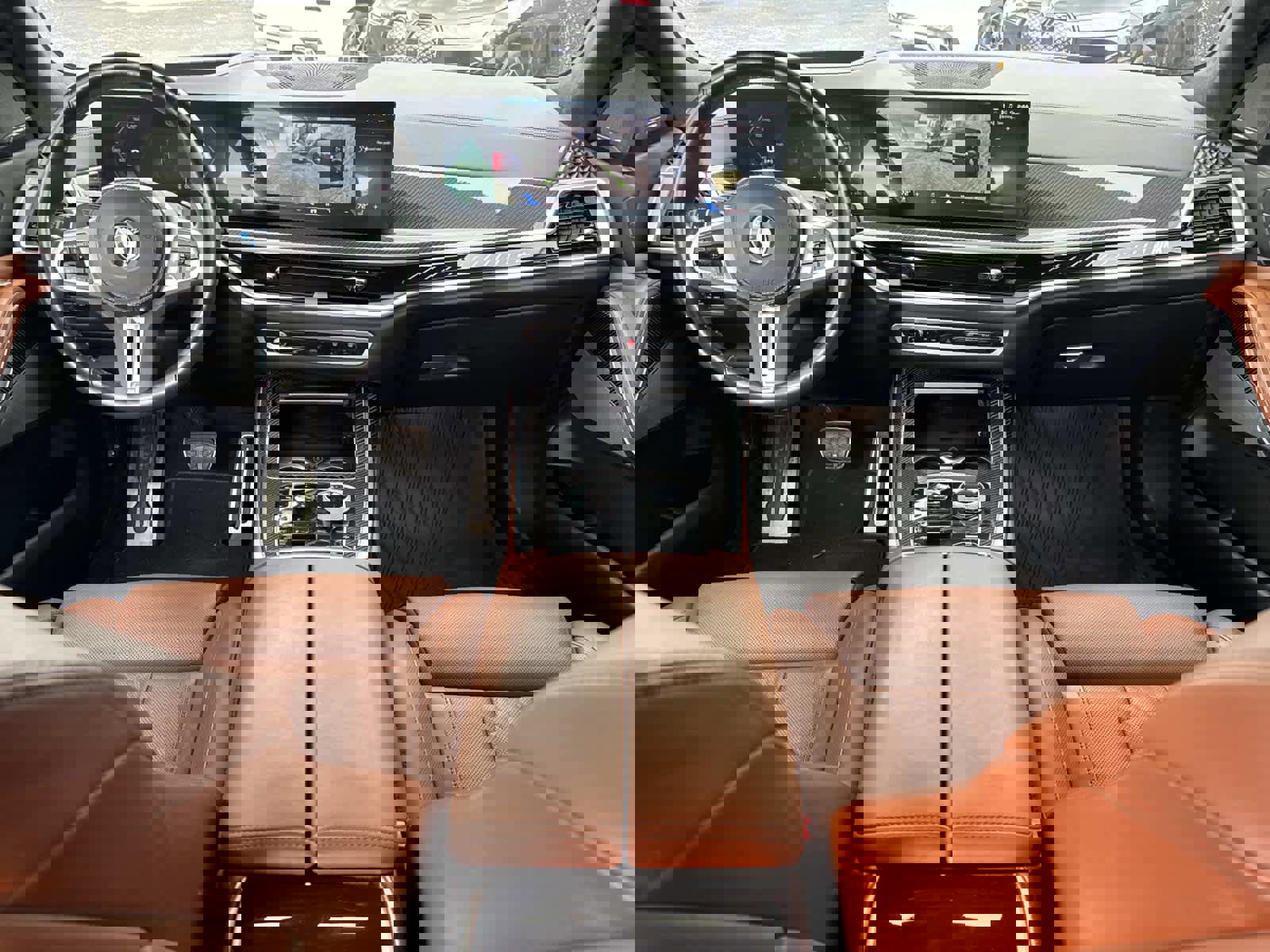 Used 2024 BMW X7 M60i w/ Executive Package image 17