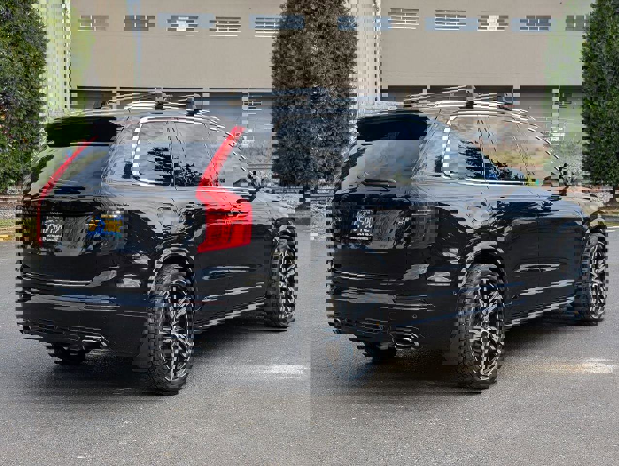 Used 2019 Volvo XC90 T8 R-Design w/ Advanced Package image 7