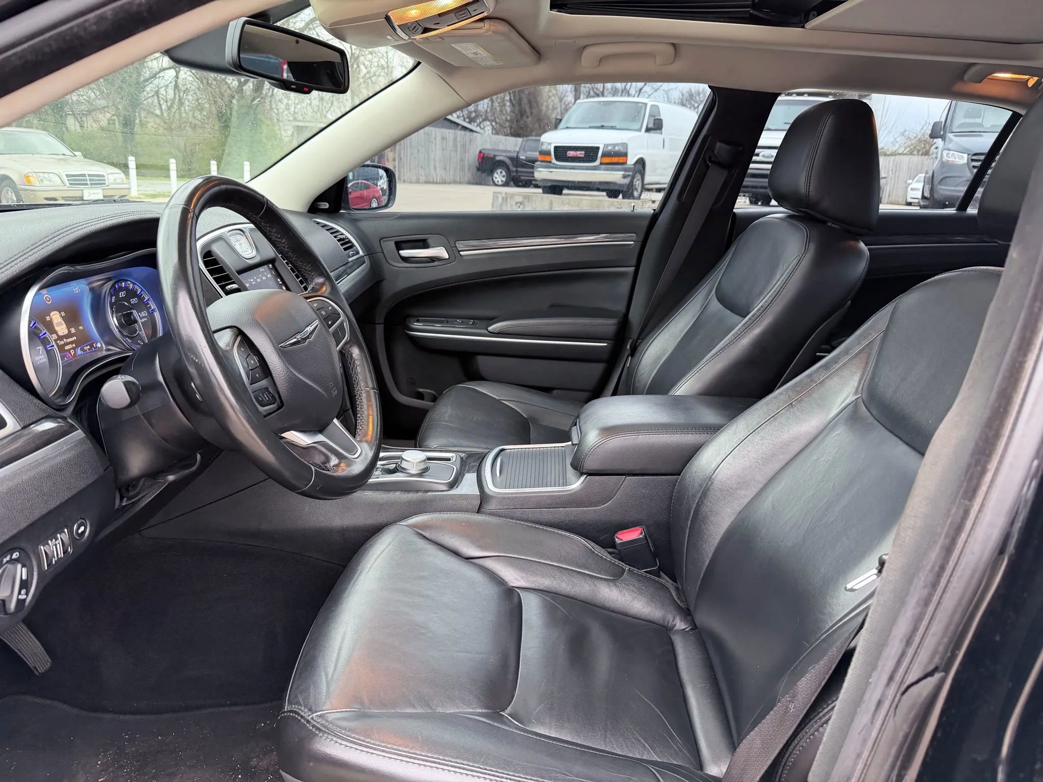 Used 2021 Chrysler 300 Touring L w/ Popular Equipment Group RWD image 28