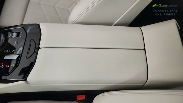 Used 2027 BMW 530i w/ M Sport Package RWD image 69