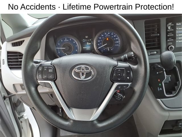 Used 2020 Toyota Sienna L FWD image 15