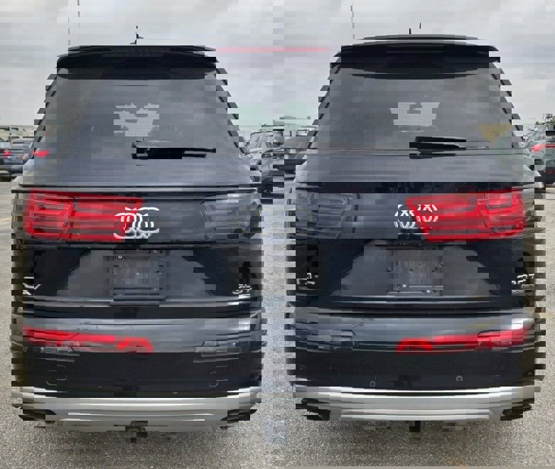 Used 2017 Audi Q7 3.0T Prestige image 5