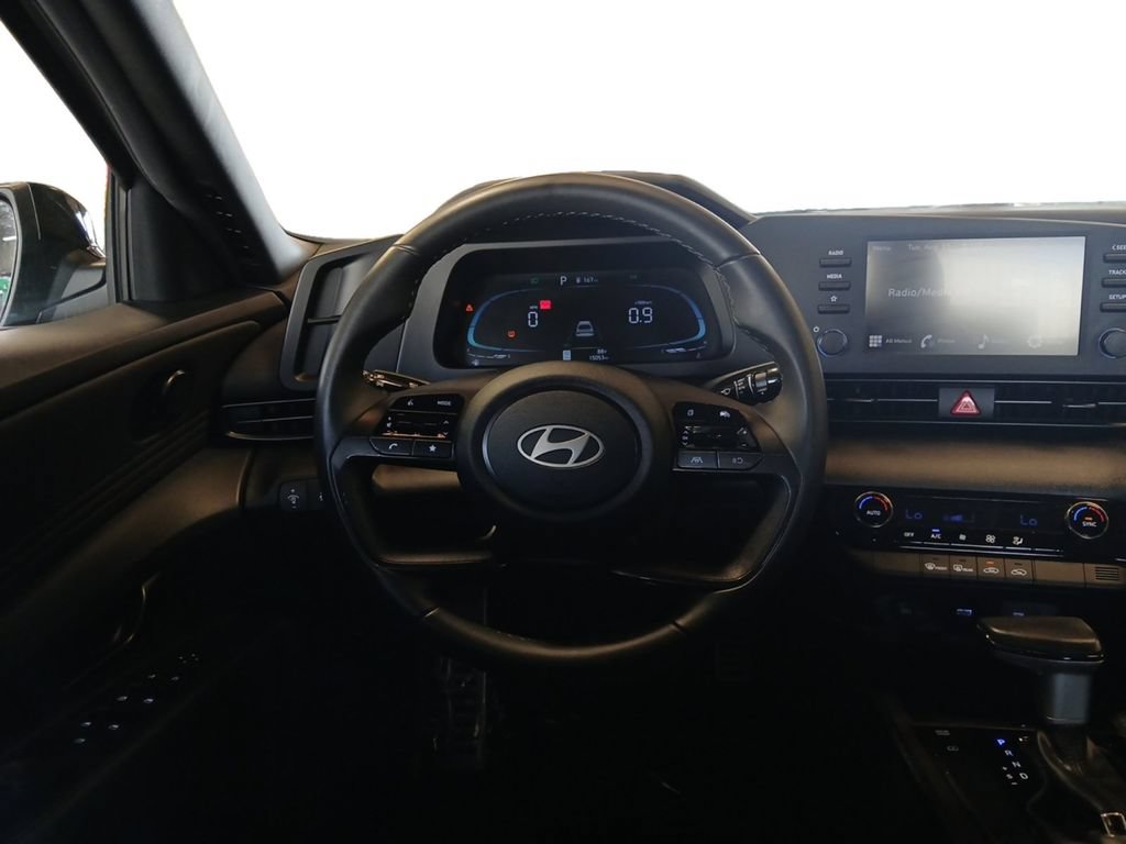 Used 2025 Hyundai Elantra Sport FWD image 15