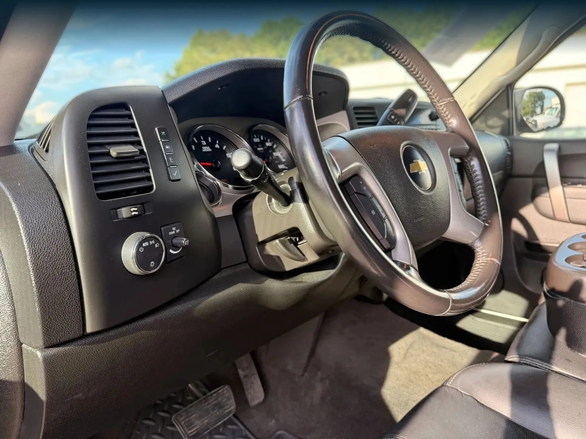 Used 2013 Chevrolet Silverado 1500 LT w/ All-Star Edition AWD/4WD image 17