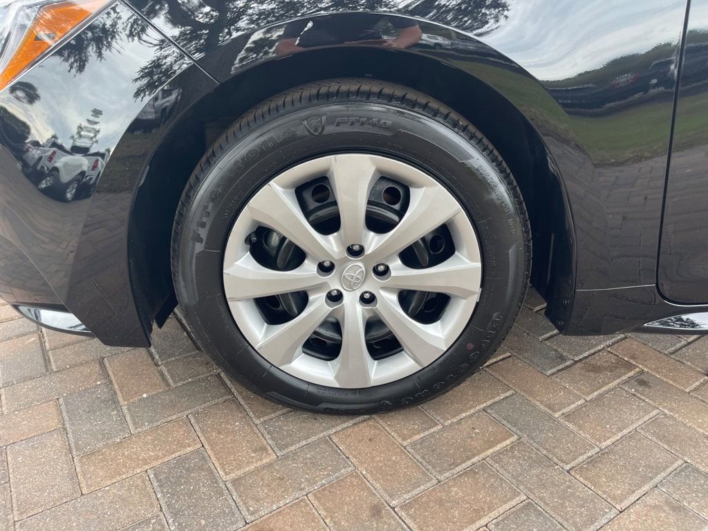 Used 2025 Toyota Corolla LE image 9