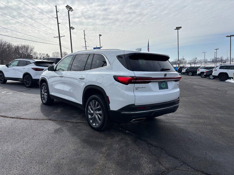 Certified 2025 Buick Enclave Preferred image 3