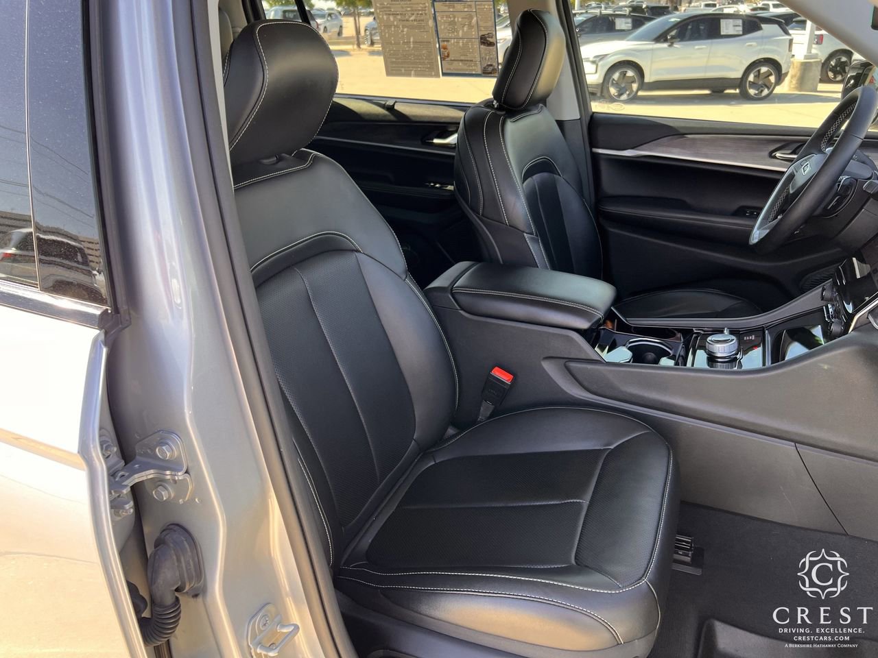 Used 2023 Jeep Grand Cherokee L Limited w/ Luxury Tech Group II image 27