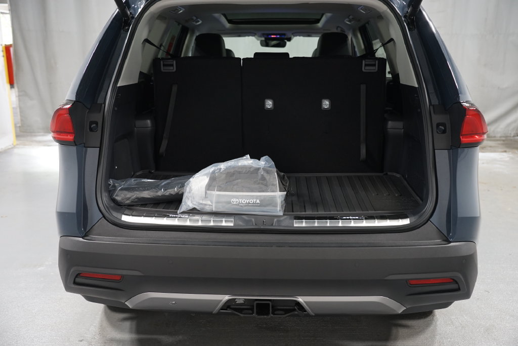 New 2026 Toyota Grand Highlander FWD image 38