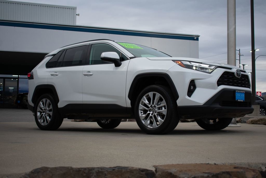 Used 2025 Toyota RAV4 XLE Premium image 3
