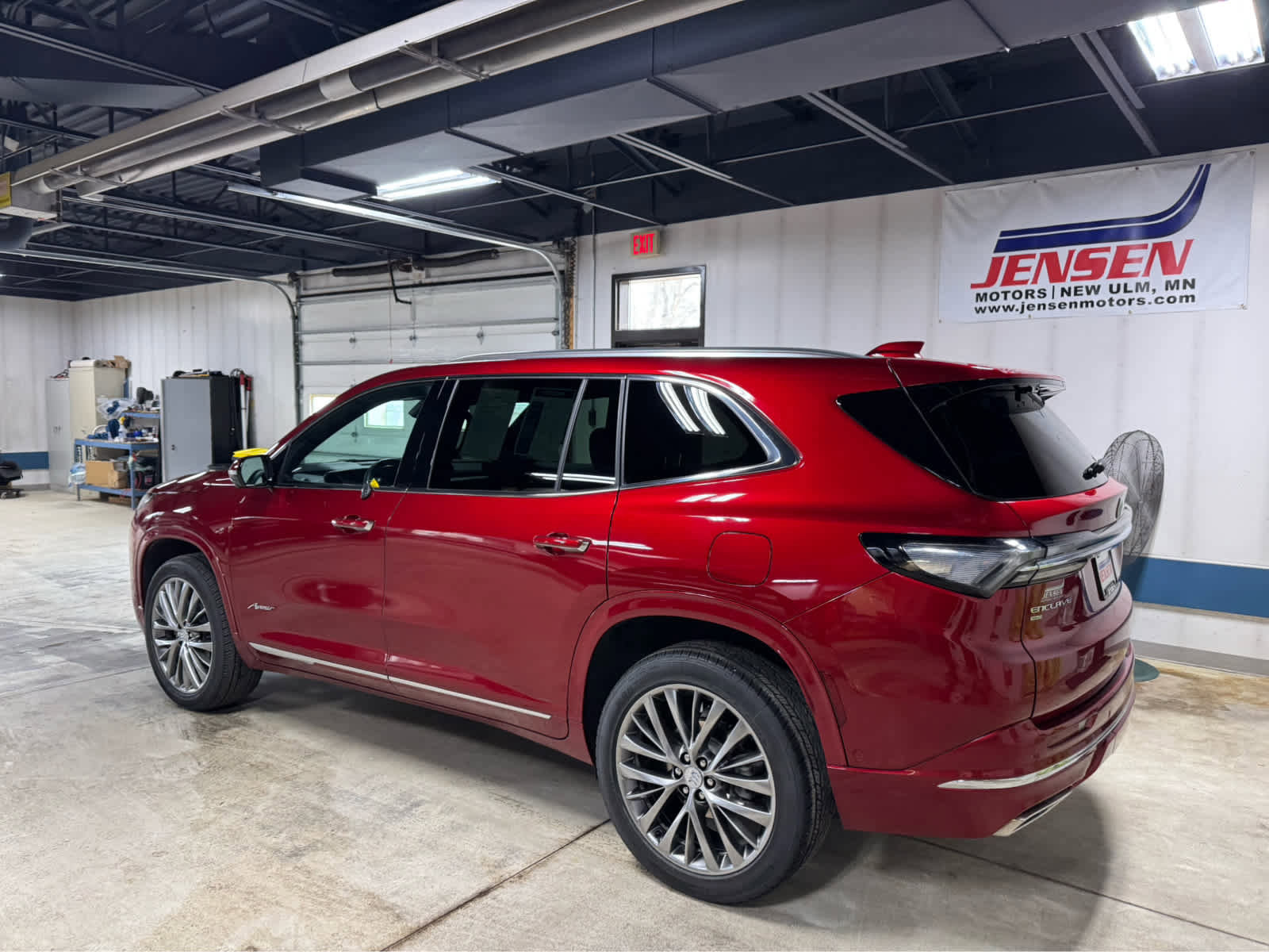 Certified 2025 Buick Enclave Avenir w/ Super Cruise Package AWD/4WD image 6