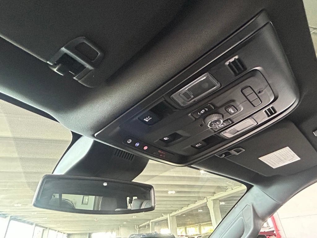 Used 2024 Chevrolet Suburban Z71 w/ Off-Road Capability Package AWD/4WD image 35