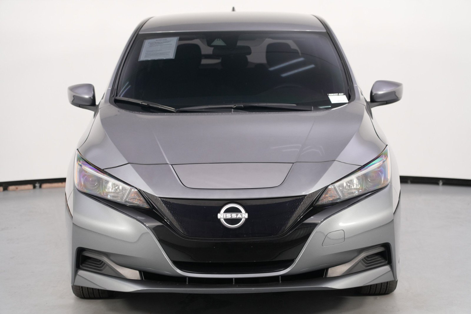 Used 2025 Nissan Leaf S image 39