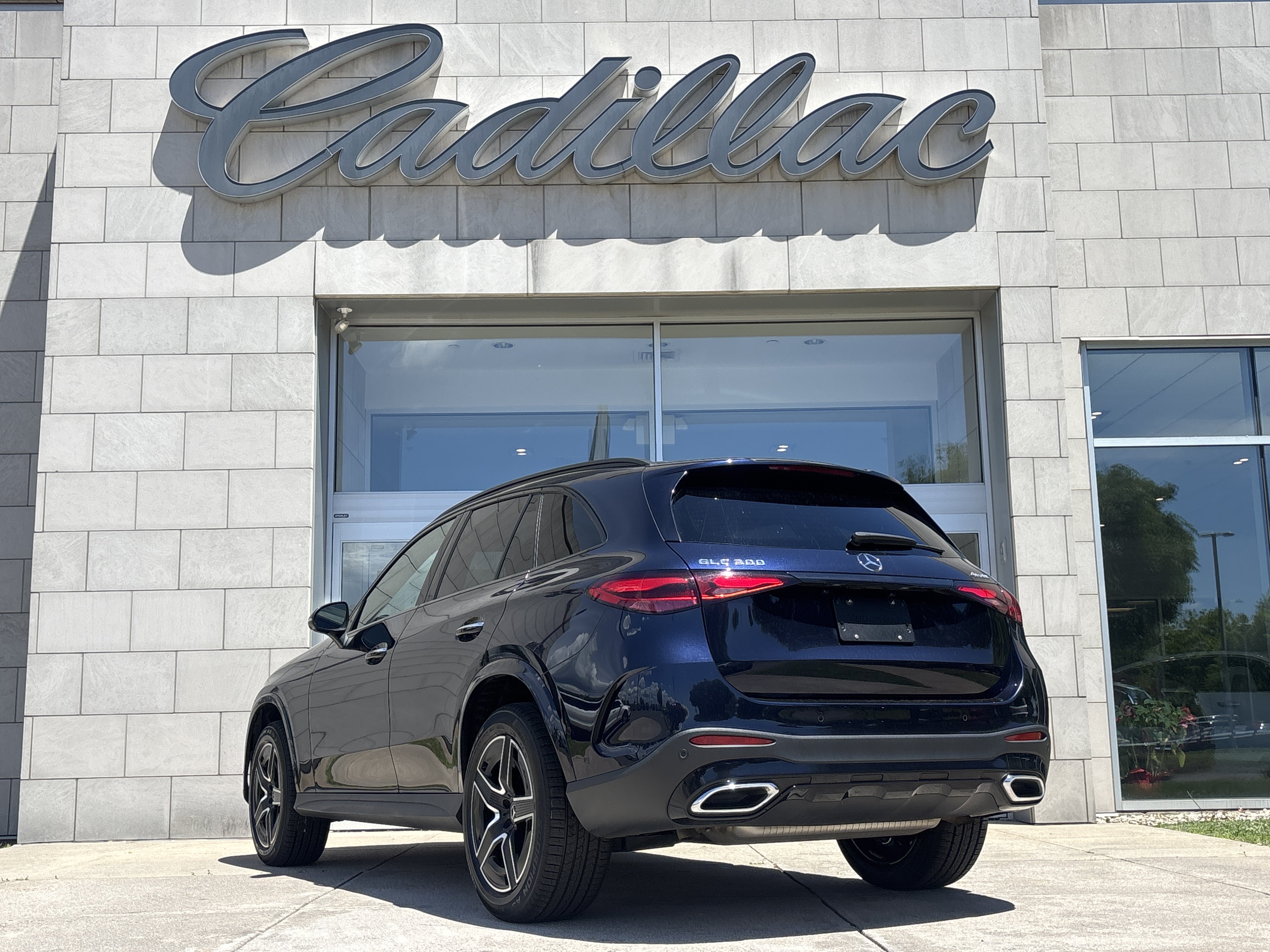 Used 2023 Mercedes-Benz GLC 300 4MATIC image 8
