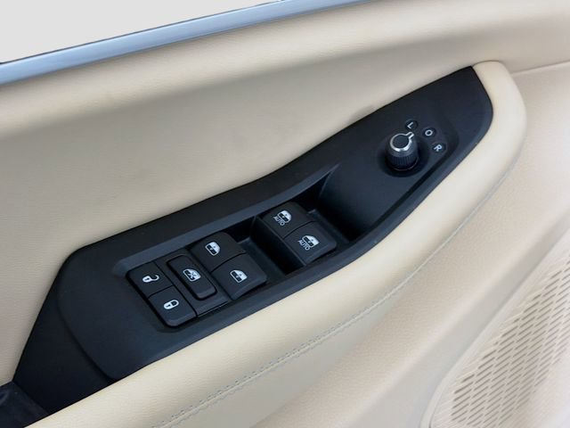 Used 2023 Jeep Grand Cherokee Limited image 19