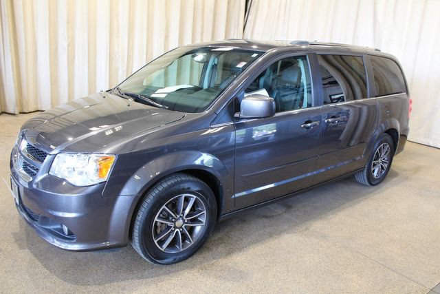 Used 2017 Dodge Grand Caravan SXT image 4