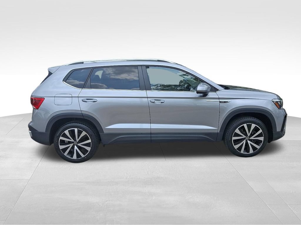 Used 2023 Volkswagen Taos SE FWD image 7