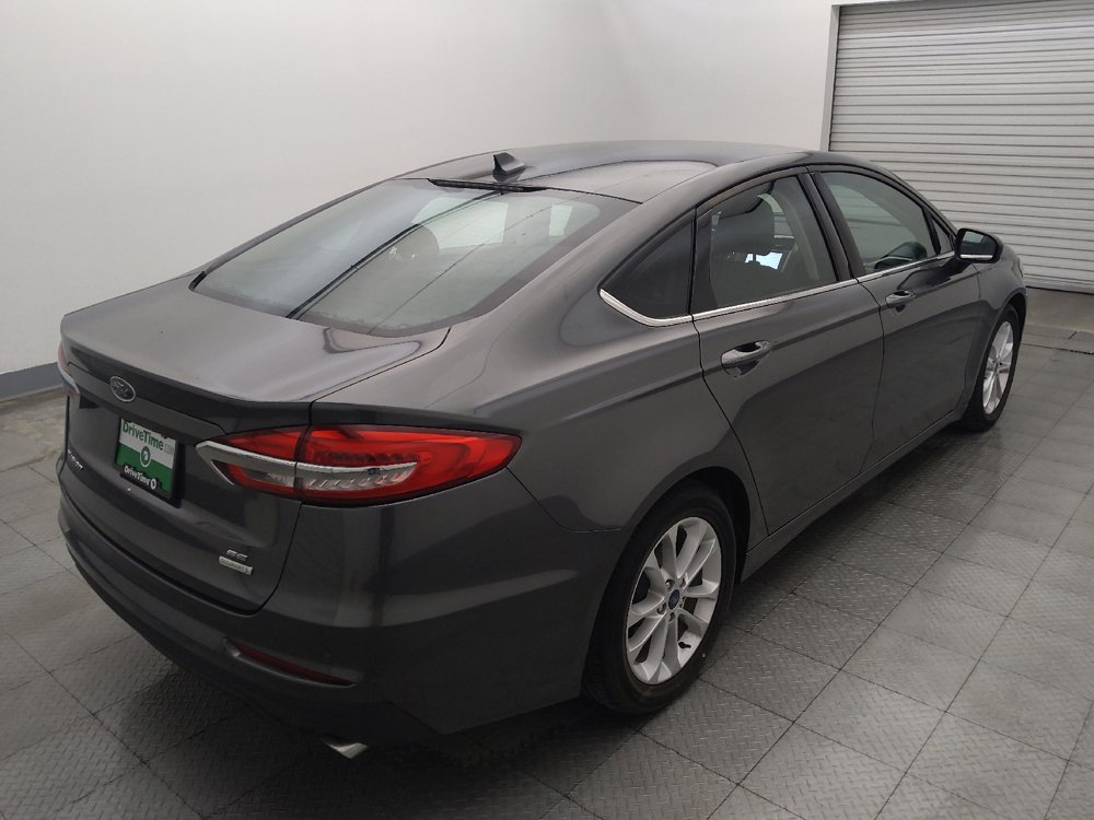 Used 2020 Ford Fusion SE FWD image 9