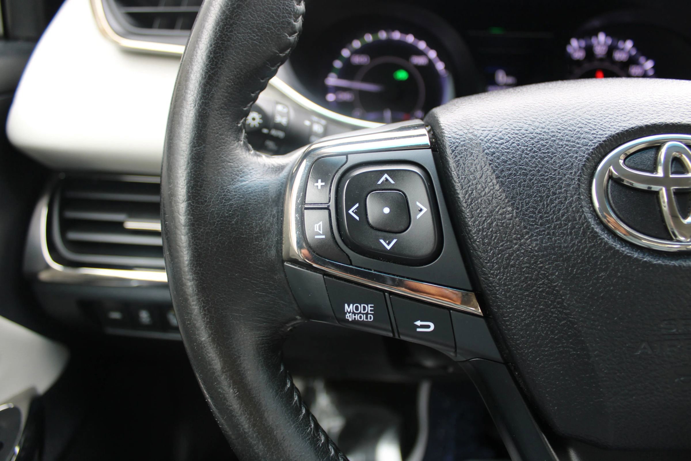 Used 2015 Toyota Avalon XLE Touring image 9