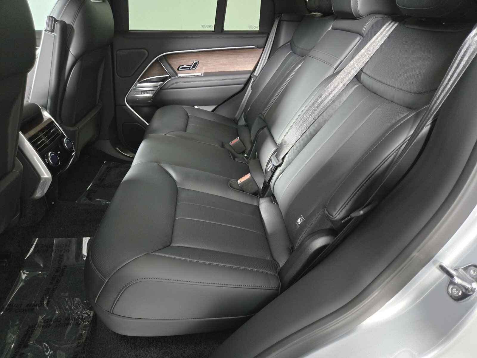New 2025 Land Rover Range Rover SE image 5