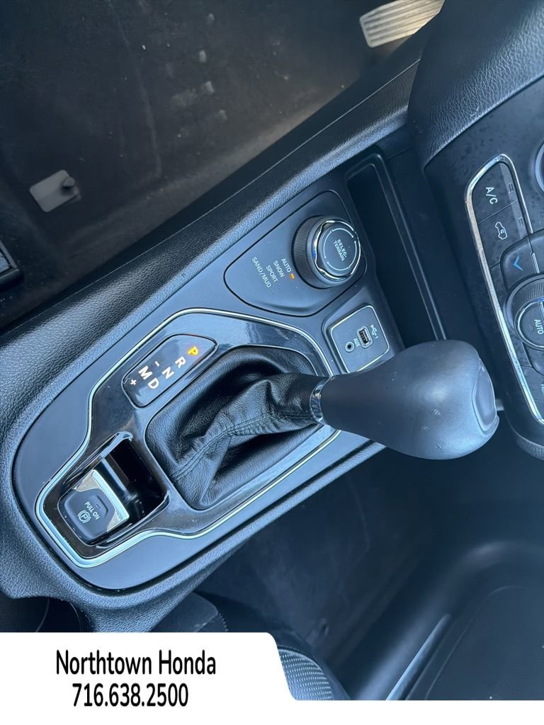 Used 2019 Jeep Cherokee Limited image 19