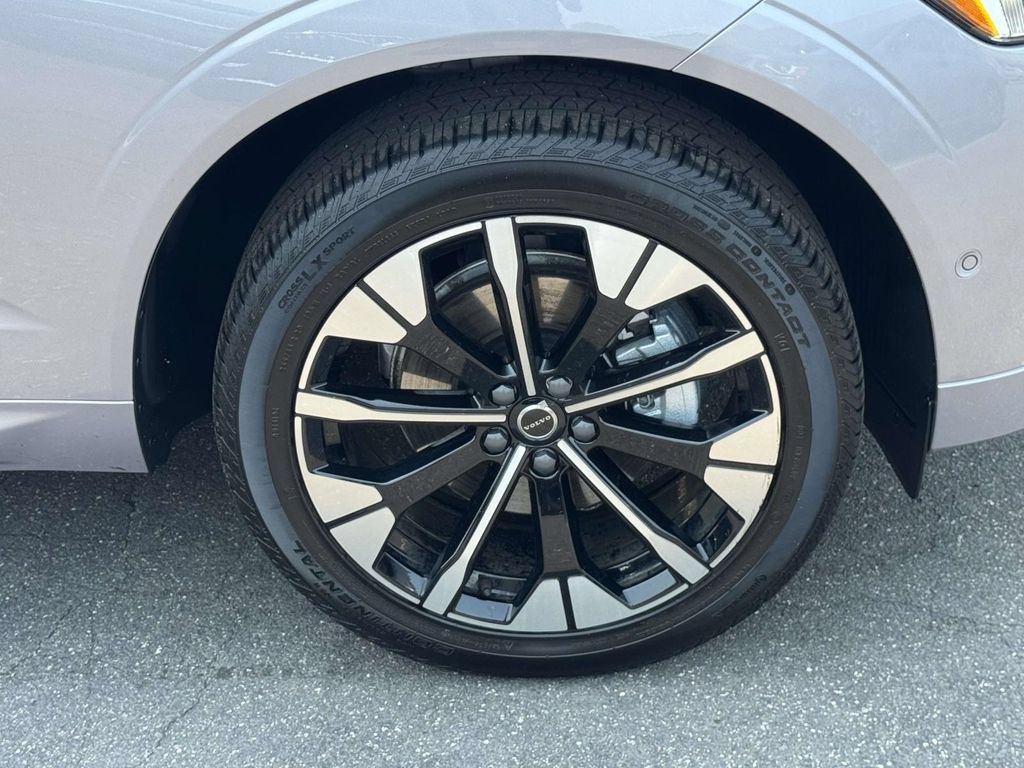 Certified 2026 Volvo XC60 B5 Plus w/ Protection Package Premier AWD/4WD image 6