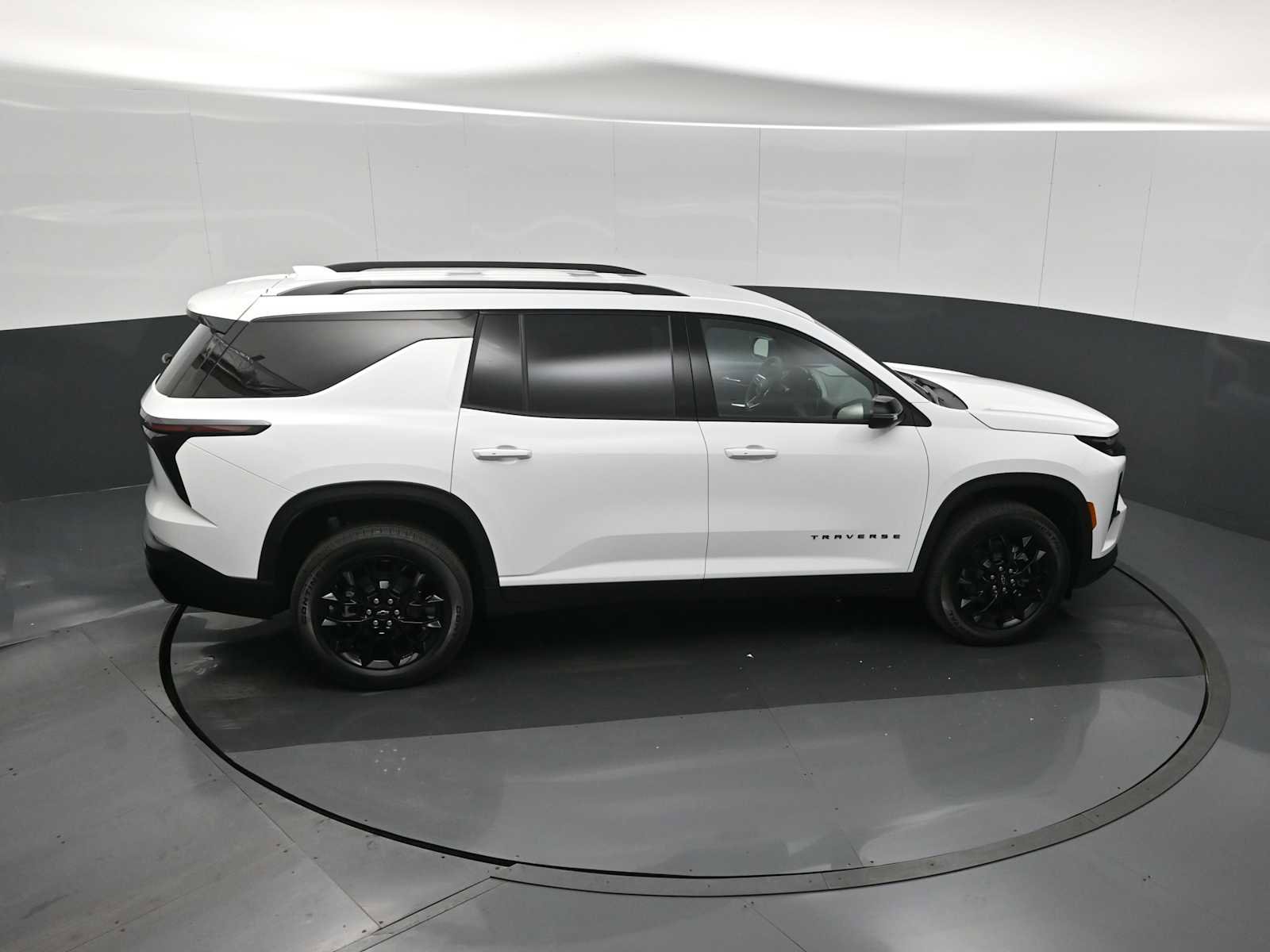 New 2026 Chevrolet Traverse LT image 17