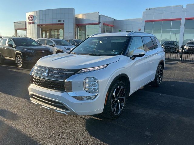 Used 2022 Mitsubishi Outlander SEL image 1