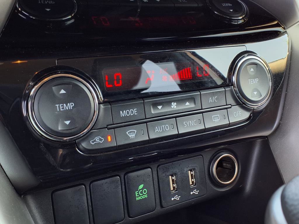 Used 2025 Mitsubishi Eclipse Cross SE image 32