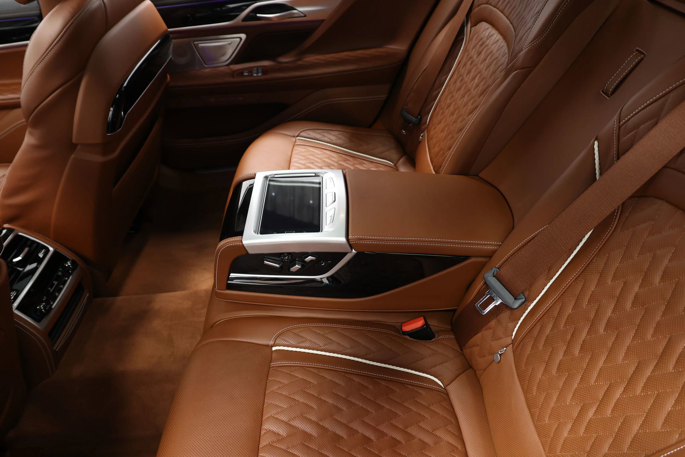 Used 2022 BMW M760i xDrive w/ Luxury Rear Seating Package image 58