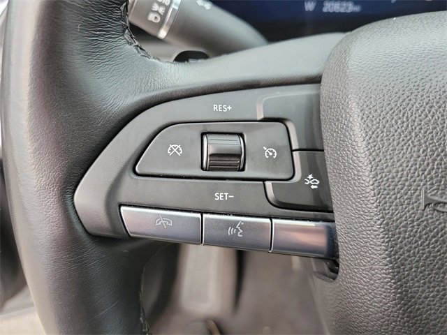 Used 2025 Cadillac XT4 Premium Luxury image 28