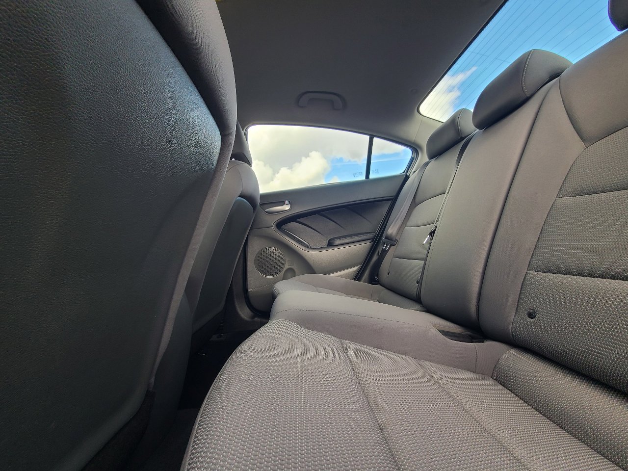 Used 2018 Kia Forte LX w/ LX Rear Camera Package image 13