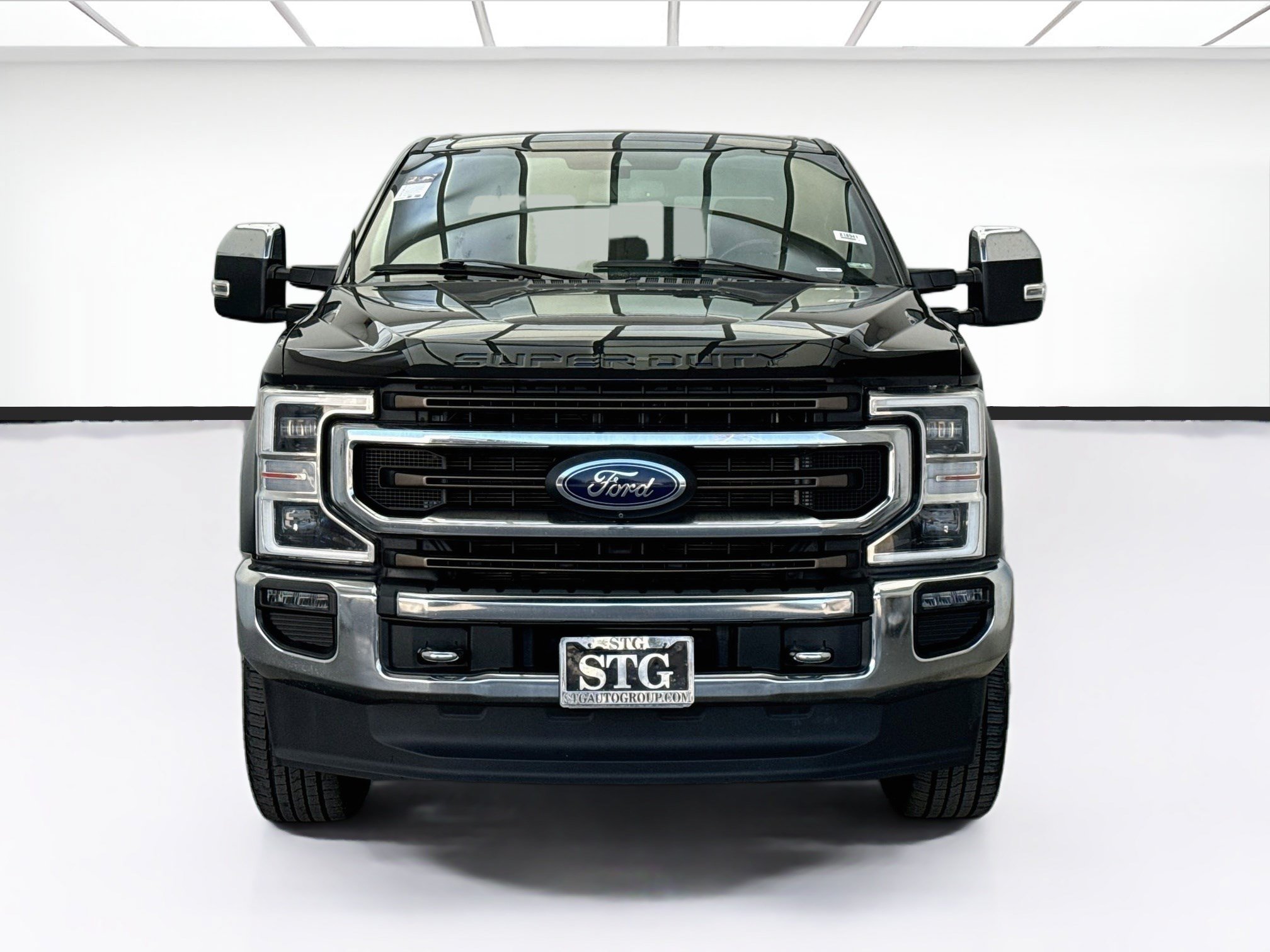 Used 2022 Ford F350 King Ranch w/ King Ranch Ultimate Package AWD/4WD image 2