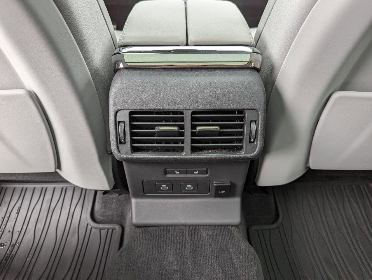 Used 2025 Land Rover Range Rover Velar Dynamic SE image 30