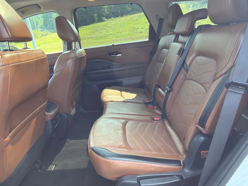 Used 2025 Nissan Pathfinder Platinum w/ Cargo Package AWD/4WD image 33