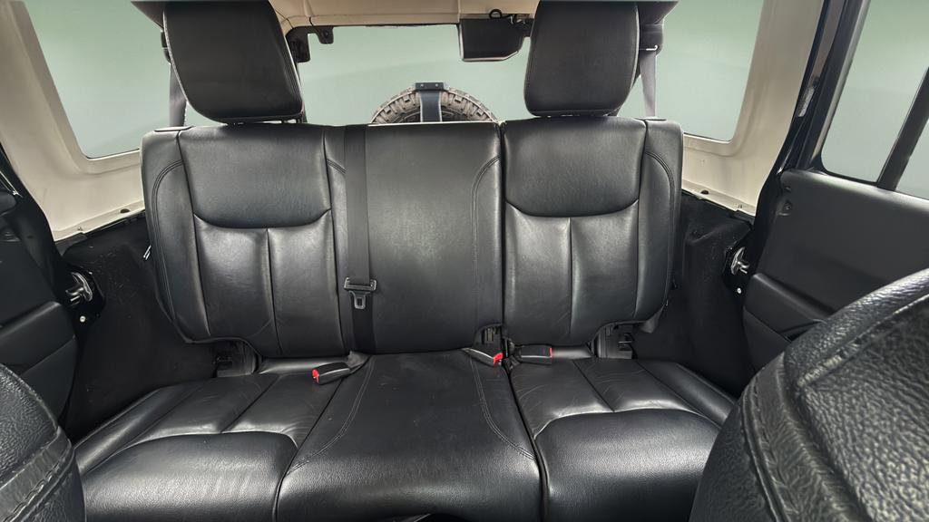 Used 2015 Jeep Wrangler Unlimited Sahara AWD/4WD image 15