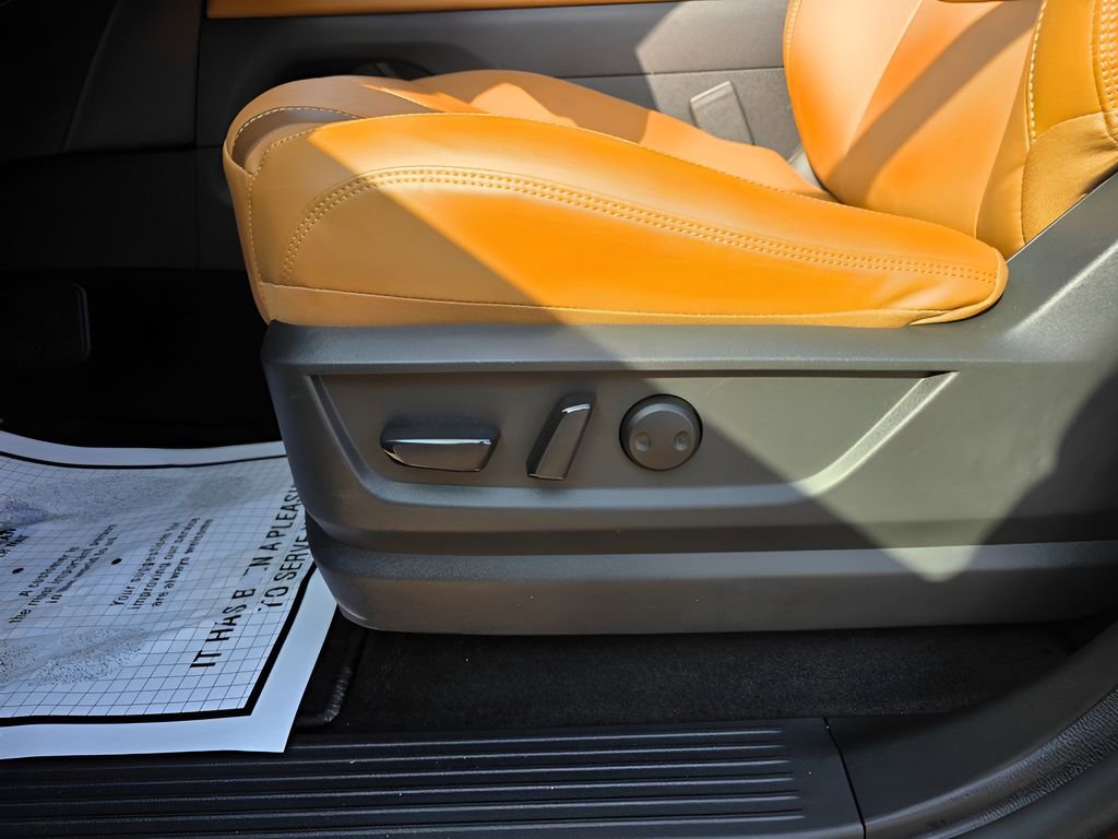 Used 2025 Nissan Armada SL w/ Captain's Chari Seat Package image 24