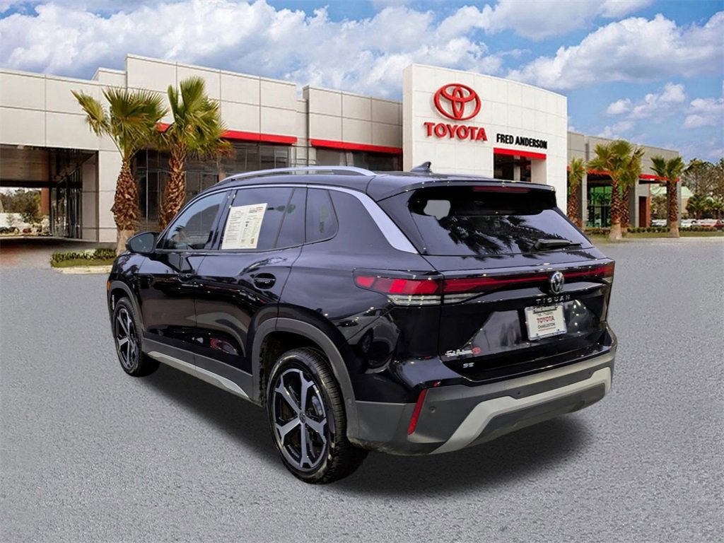 Used 2025 Volkswagen Tiguan SE image 6