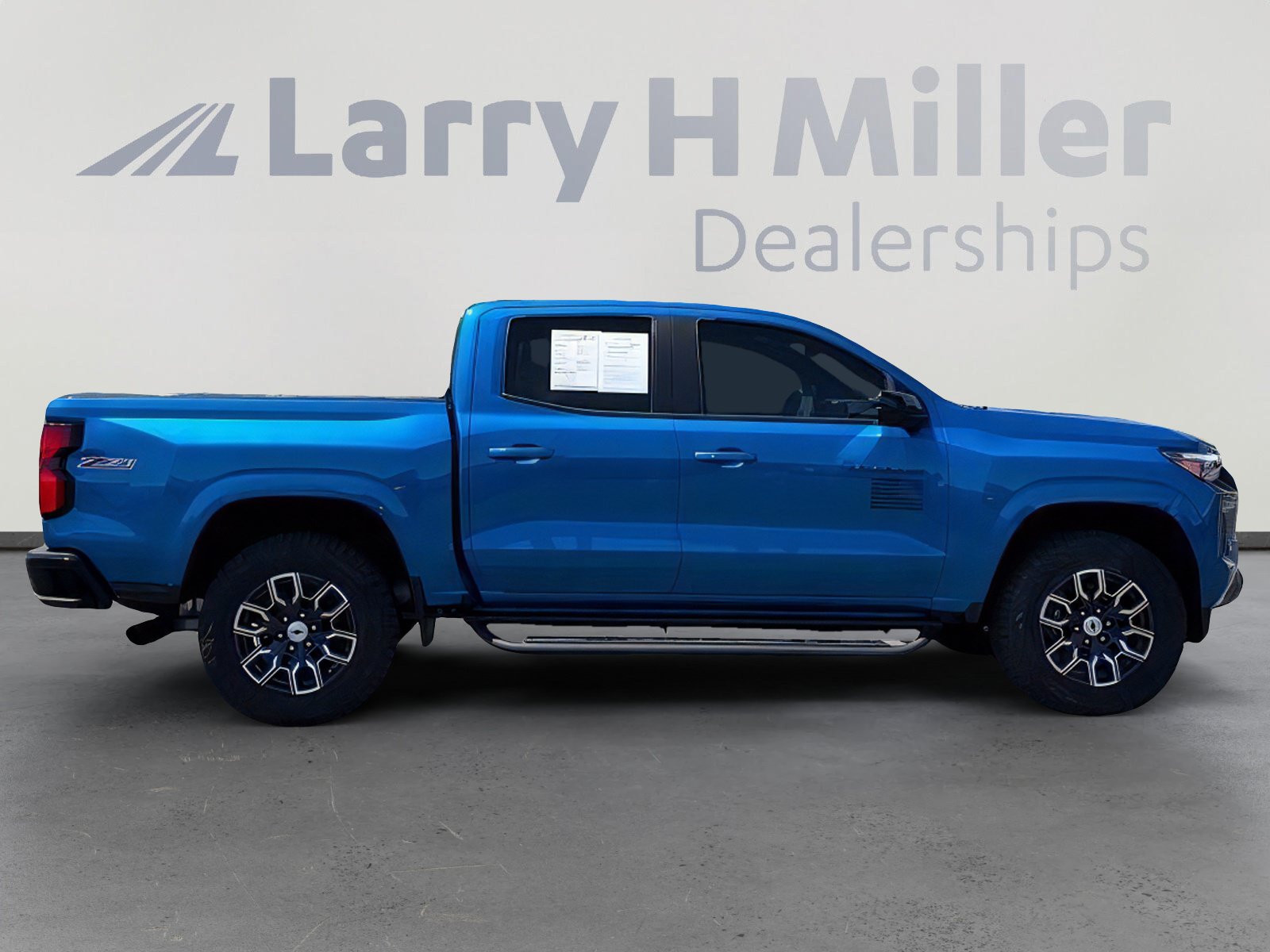 Used 2023 Chevrolet Colorado Z71 w/ Z71 Convenience Package 2 AWD/4WD image 7