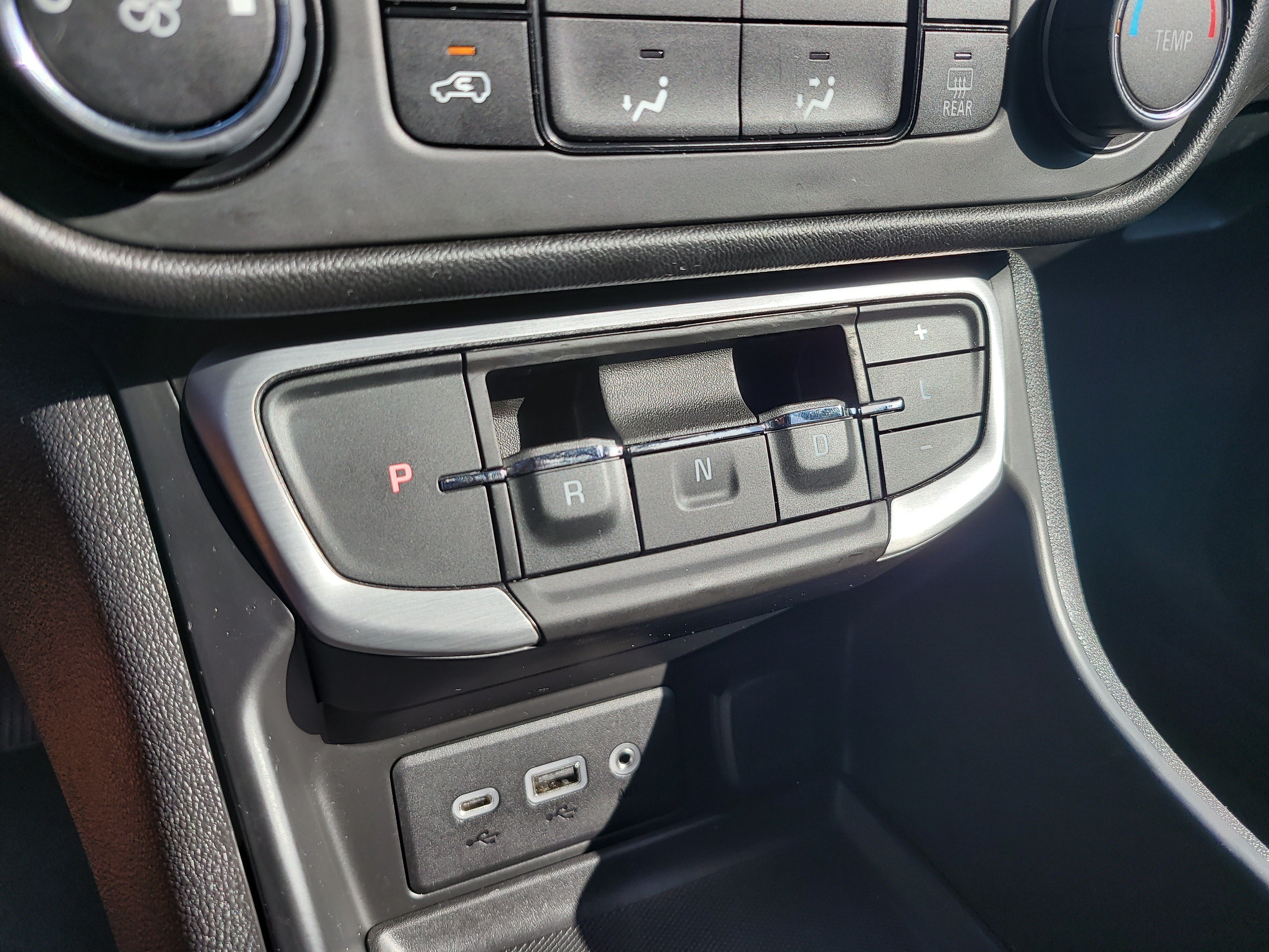 Used 2023 GMC Terrain SLE FWD image 24