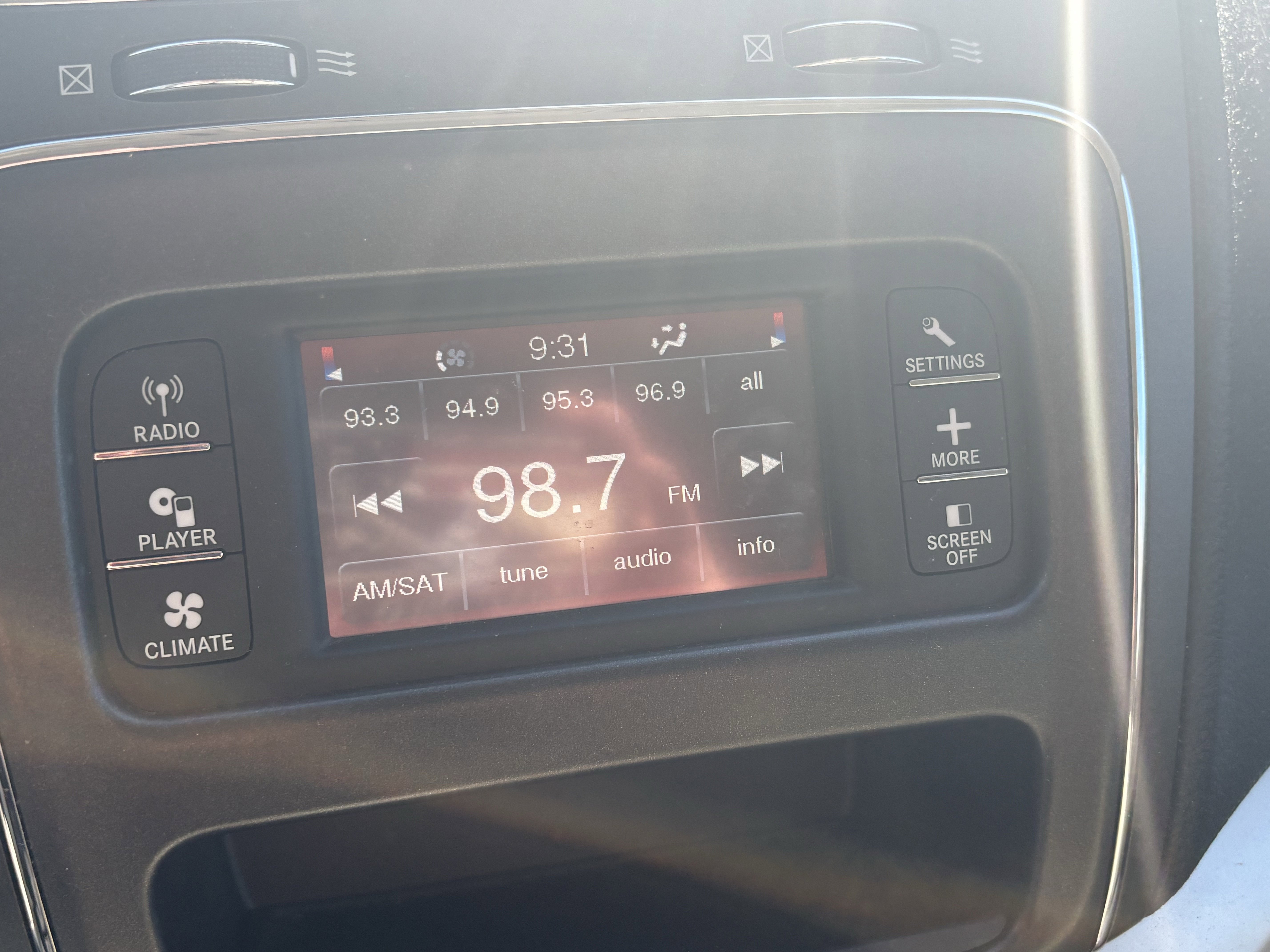 Used 2013 Dodge Journey SXT w/ Flexible Seating Group image 10