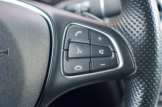 Used 2017 Mercedes-Benz GLC 300 4MATIC image 21