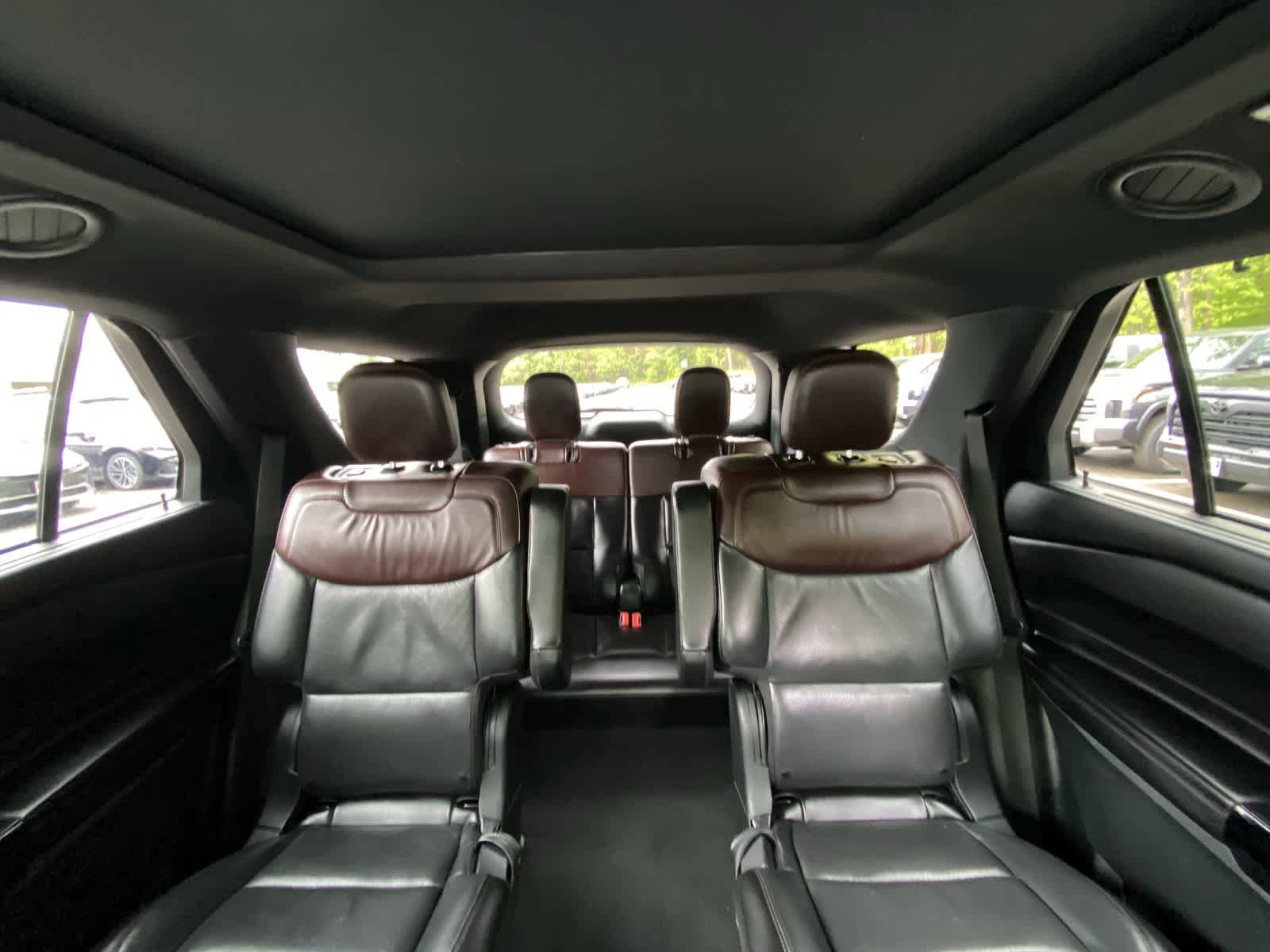 Used 2023 Ford Explorer Platinum w/ Technology Package AWD/4WD image 25
