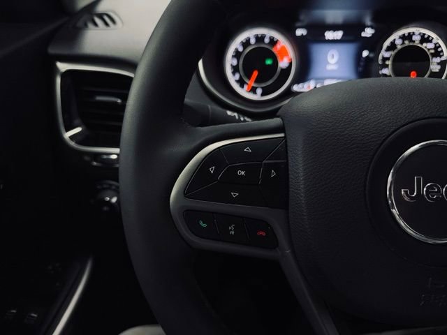 Used 2022 Jeep Cherokee Limited image 28