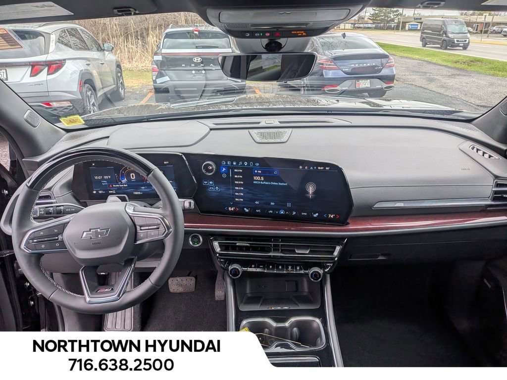 Used 2025 Chevrolet Traverse Z71 w/ Enhanced Driving Package AWD/4WD image 6