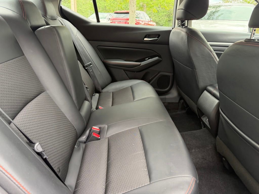 Used 2025 Nissan Altima 2.5 SR FWD image 8